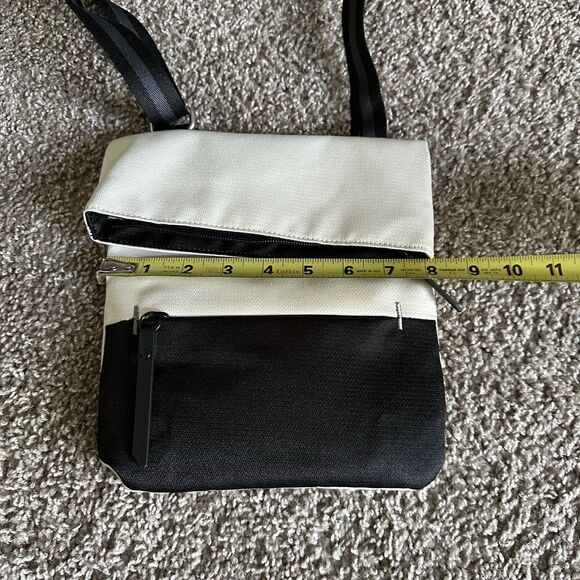 Sherpani Crossbody Foldover Purse Beige Black Neutrals RFID Casual Everyday Bag - Picture 10 of 11